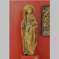 Hl. Elisabeth von Thyringen, Skulptur aus Holz, unmekannter Meister um 1500,  Photo by Hoger, Wikipedia.jpg